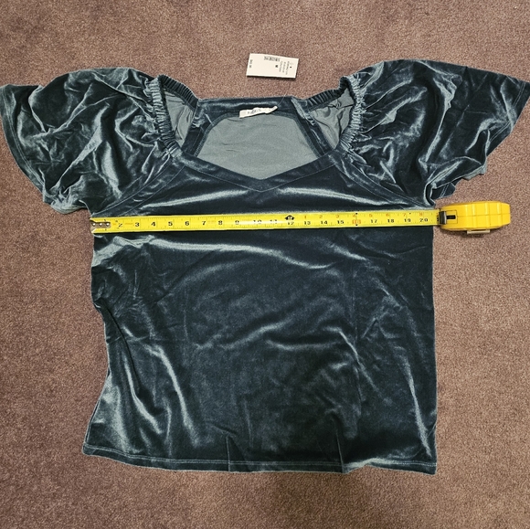 Ricki's Velour sweetheart neck blouse sz M - Picture 8 of 8